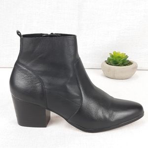 CROWN VINTAGE SALEEN ANKLE BOOTS